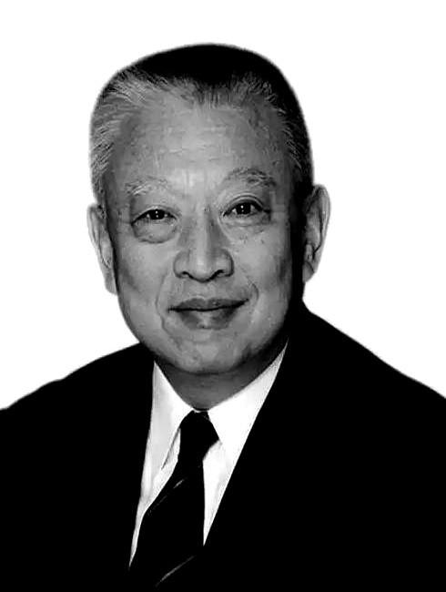 1997年，英国人卷铺盖走人的前夕，全香港的眼睛都死死盯着一把交椅。第一任特首