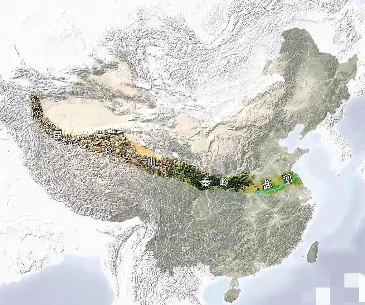 秦岭山脉主脊的海拔，可以达到2000-2800米，主峰太白山（海拔3,767米）