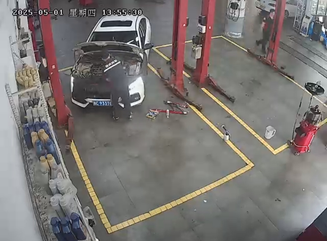 十代思域更换空调滤芯某虎空调节，清洗养护更划算，刚换的滤芯，顺便洗了下空调，做