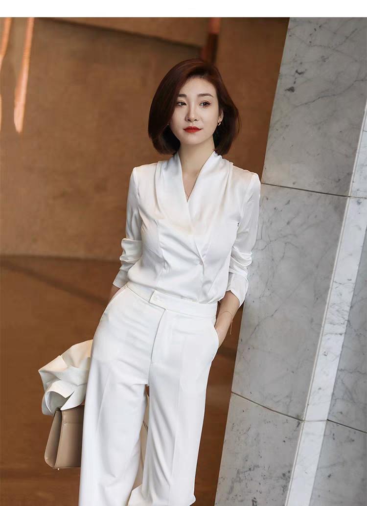 气质百搭套头衬衫。彰显职业装的美感，就感觉这双鞋不怎么滴！气质通勤白衬衫女士衬