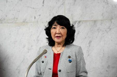 日本财务大臣片山皋月最近频繁就日元贬值发出“最强烈警告”。日元对美元持续快速贬值