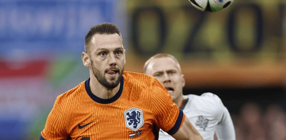 世体: 若国米冬窗买中卫可能放走德弗赖;巴萨是否出手未定