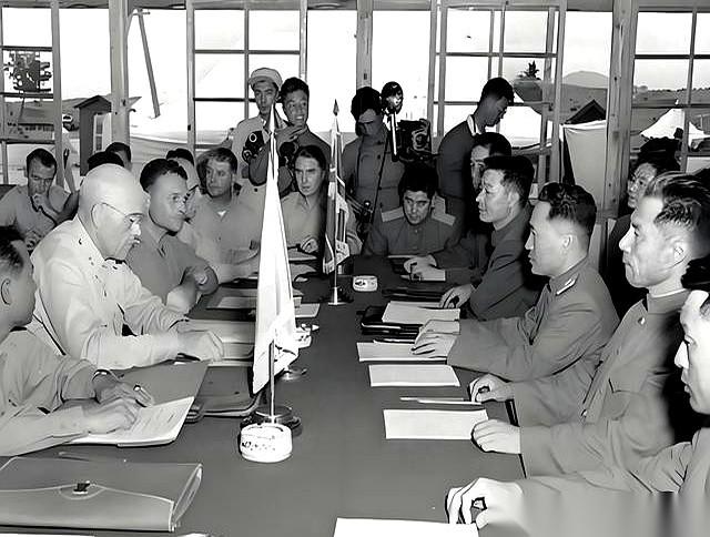 关于1953年7月27日发生在台北士林官邸的那场痛哭，历史档案里留下了一个极其反