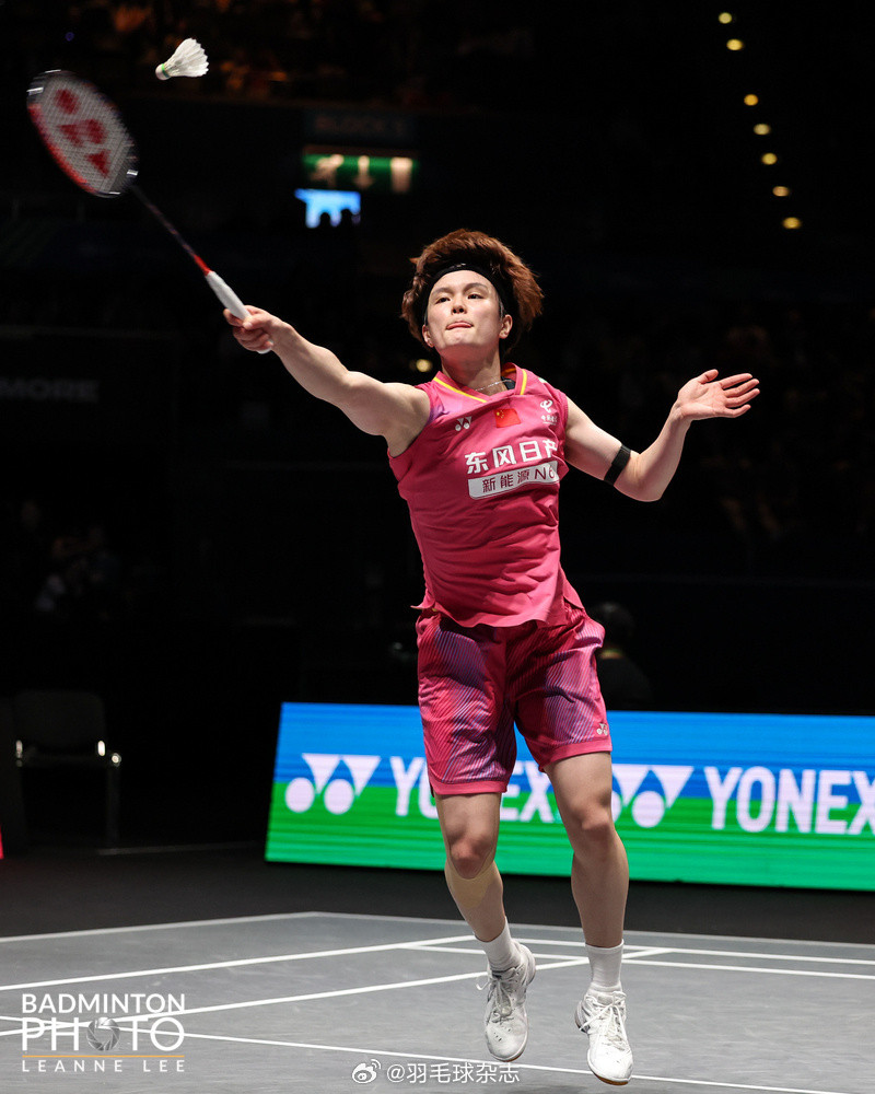 王祉怡战胜安洗瑩，首夺全英冠军！全英公开赛女单决赛：王祉怡21-15、21-1