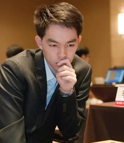 第19届倡棋杯半决赛第二局比赛执白的李轩豪九段以白58跳作劫材（图三），是AI一