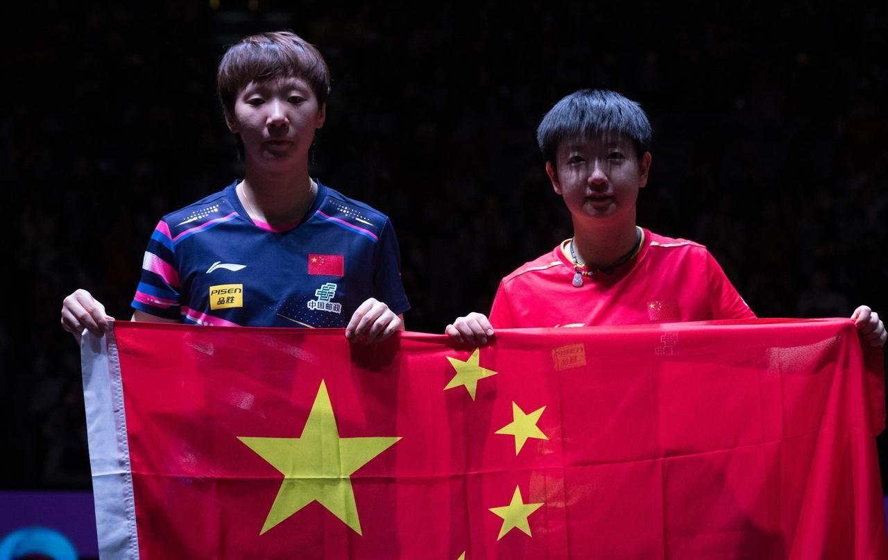 蒯曼王曼昱夺冠！美国大满贯拆对，为何？世乒赛上，蒯曼和王曼昱这对“双曼组