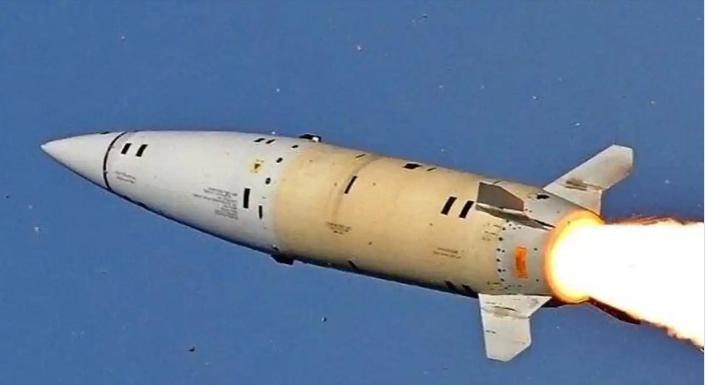 既然美国敢做初一，那中国必然会做十五。你卖武器给台湾，那我们就卖武器给那些反对美