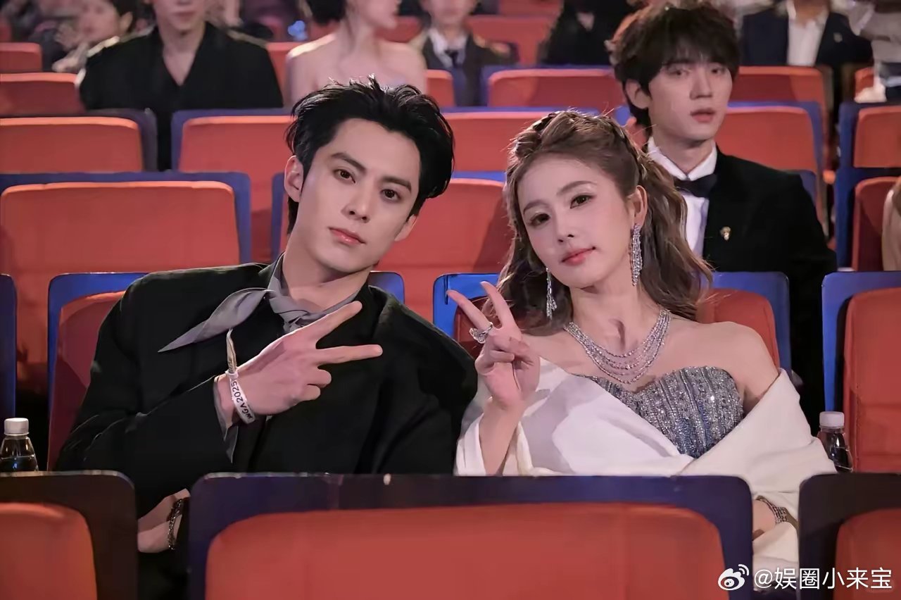 我好像知道，为什么有些人慢慢不待见王鹤棣和白鹿了。他们有个共同点：不顾别人感受。