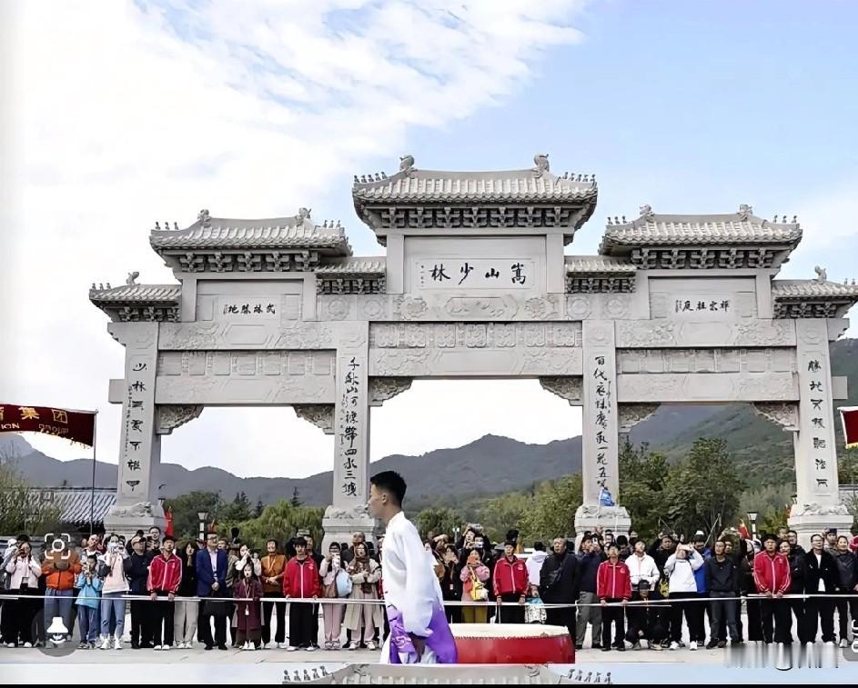 释永信下台后，10月4号去了趟少林寺，回来后算了一笔账，前后竟然花了不到2