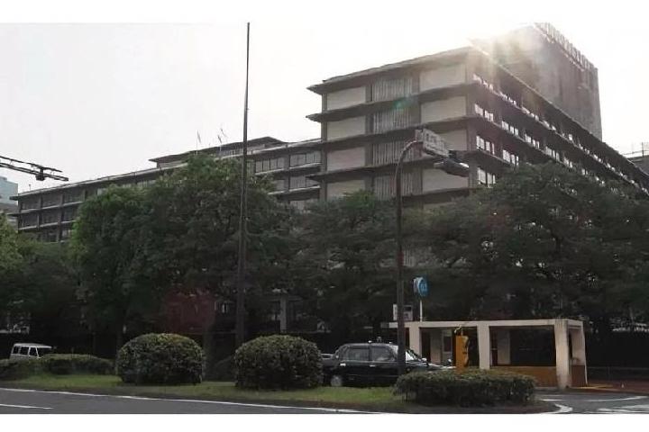 日本维新会创始人桥下彻今天（1月7日）发文写道：“外务省抗议中国出口管制公告。