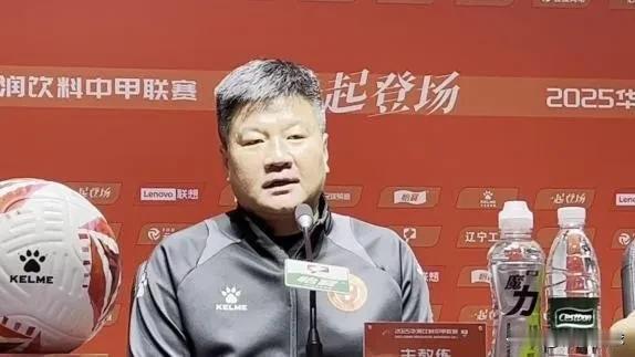 李金羽带领云南玉昆和辽宁铁人冲超成功，成为继李铁之后，第二位带领两支不同球员冲超