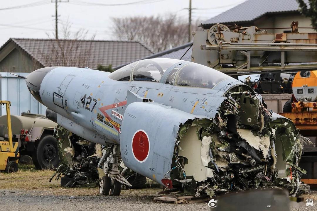 退役后遭拆解的日本F-4EJ改​​​