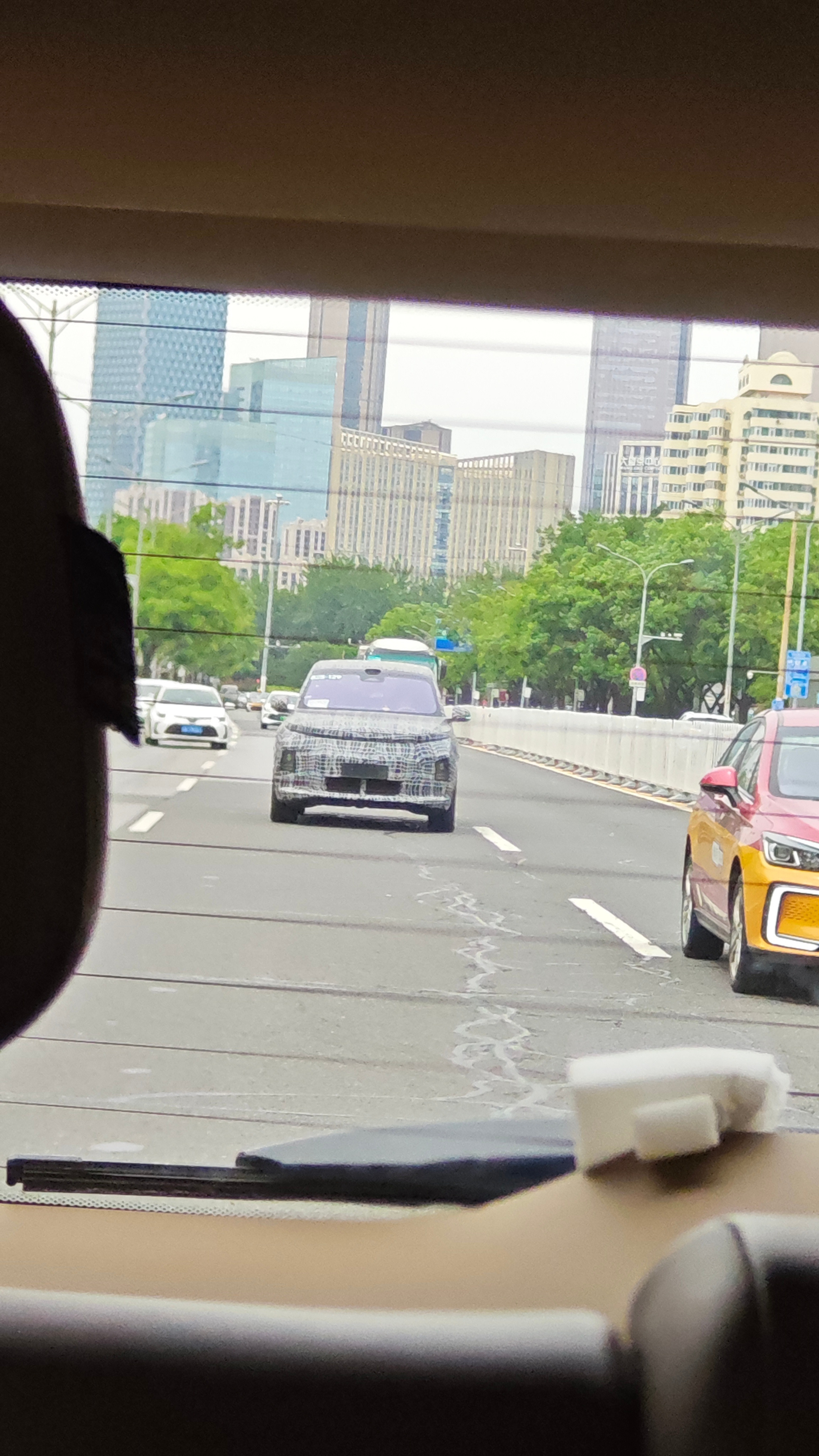 这不是理想L8Livis吗？理想汽车理想汽车