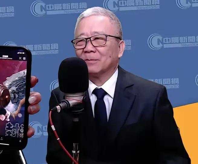 暗独分子彻底慌了！栗正杰，黄国昌纷纷跳出来喊话，大陆的“正义使命”演训让台湾人