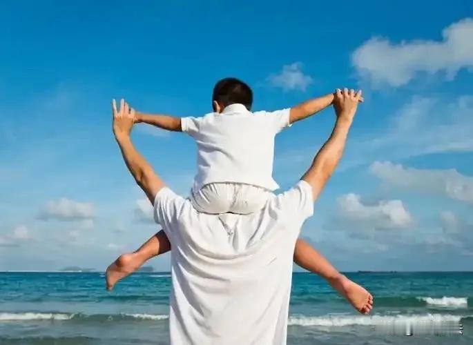 辽宁一男子离婚后家庭变故不断，人生跌宕令人唏嘘。男子与前妻离婚后，唯一的儿子对他