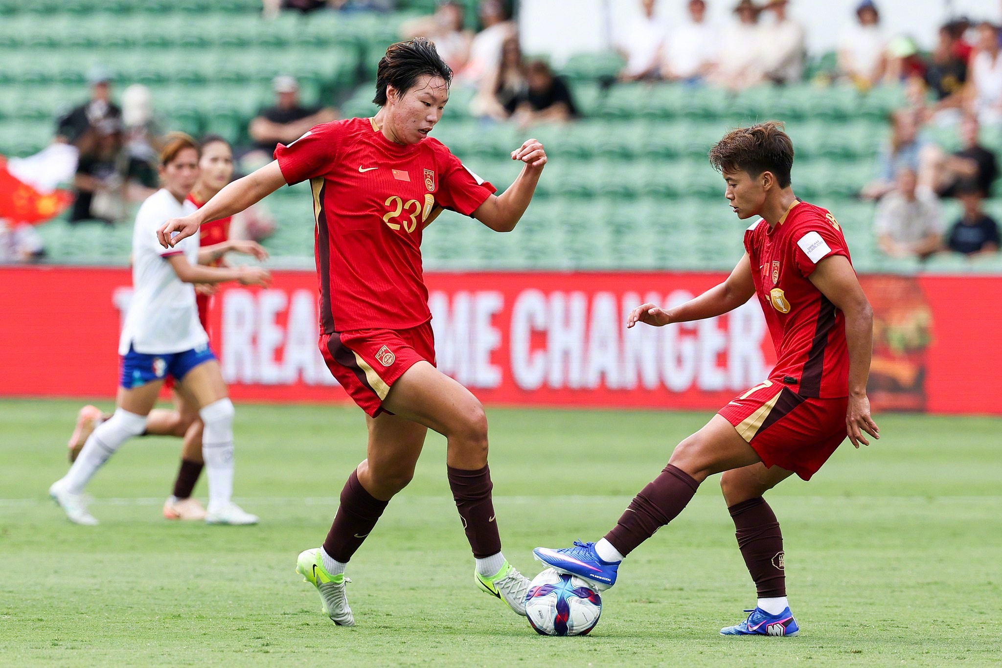 女足亚洲杯1/4决赛，中国女足加时2-0击败中国台北，晋级四强，直通巴西世界杯的