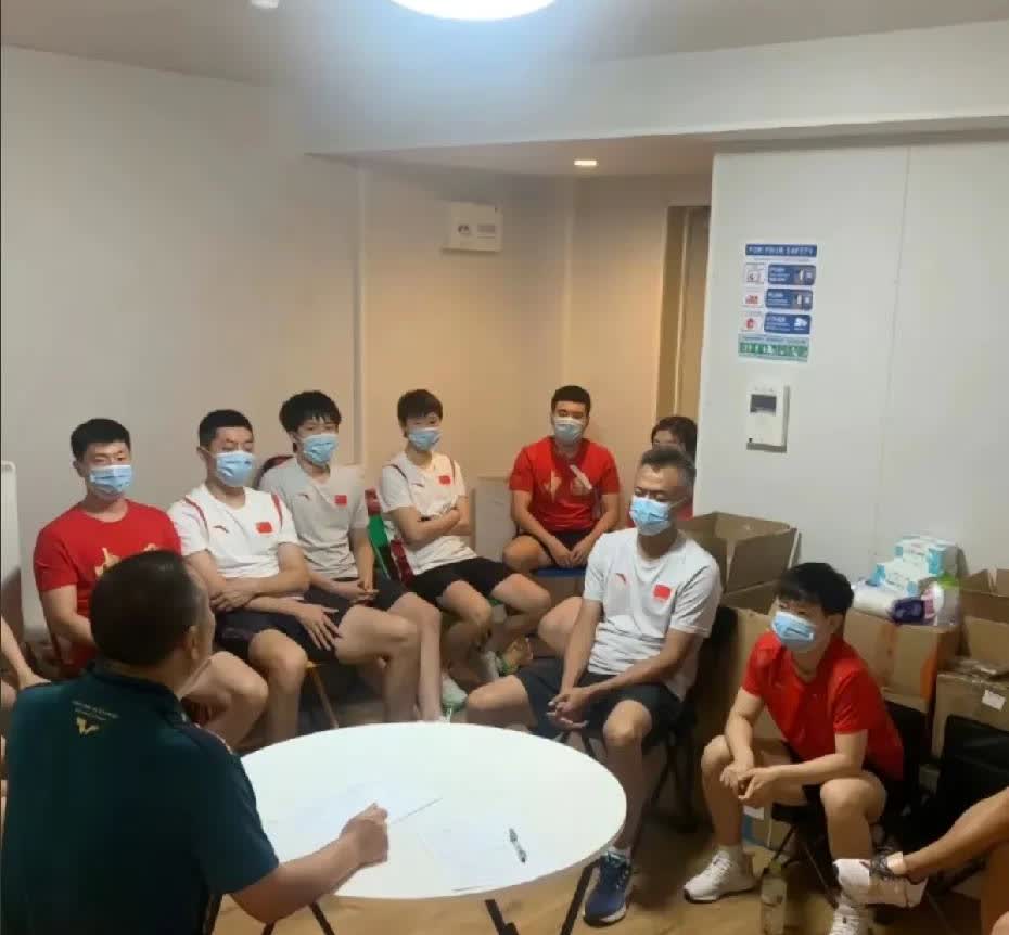 腿该收还是会收的，男德的典范[呲牙笑][呲牙笑][呲牙笑]