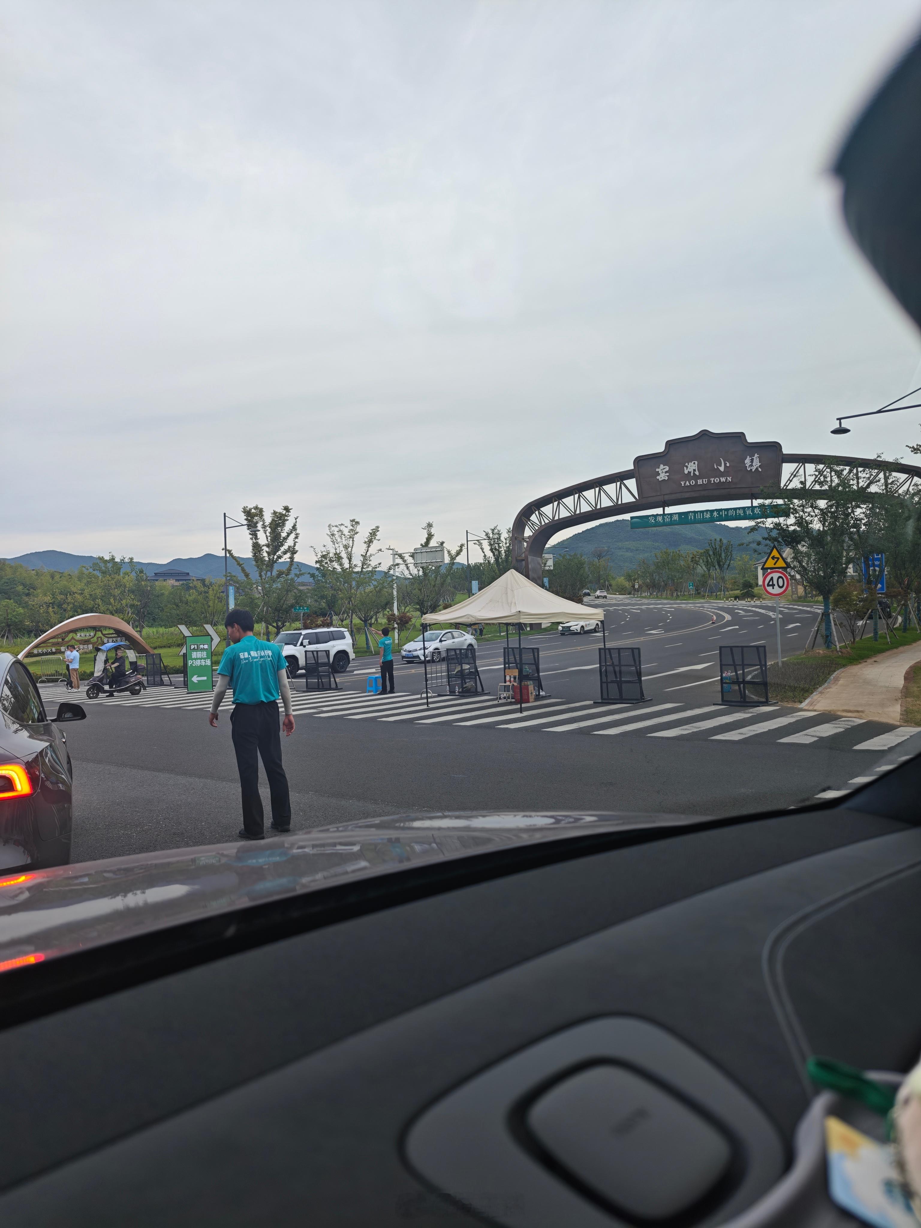 从安吉回南京路上打卡最近热门景点窑湖小镇周末来玩推荐住在景区里的景点不仅省了门票