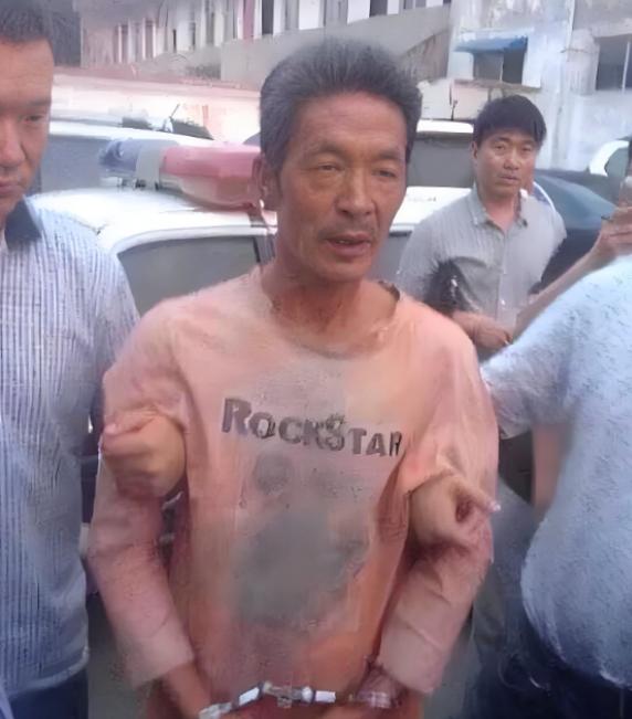 2003年山西农村，老实亲戚党成喜诱骗14岁肖菊入地窖，一夜暴行后，少女逃脱揭露