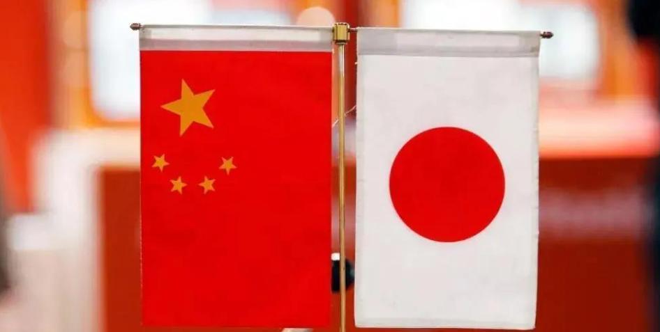 日本退役少将山本一郎近日接受《朝日新闻》采访时提出一则惊人的预警：中日两国在东海