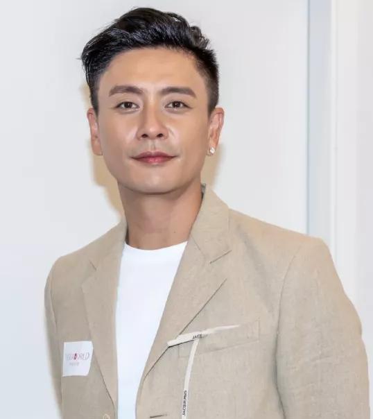终于知道为什么黄宗泽不娶胡杏儿了。我现在真的理解他了。压根不是他跟胡杏儿感情
