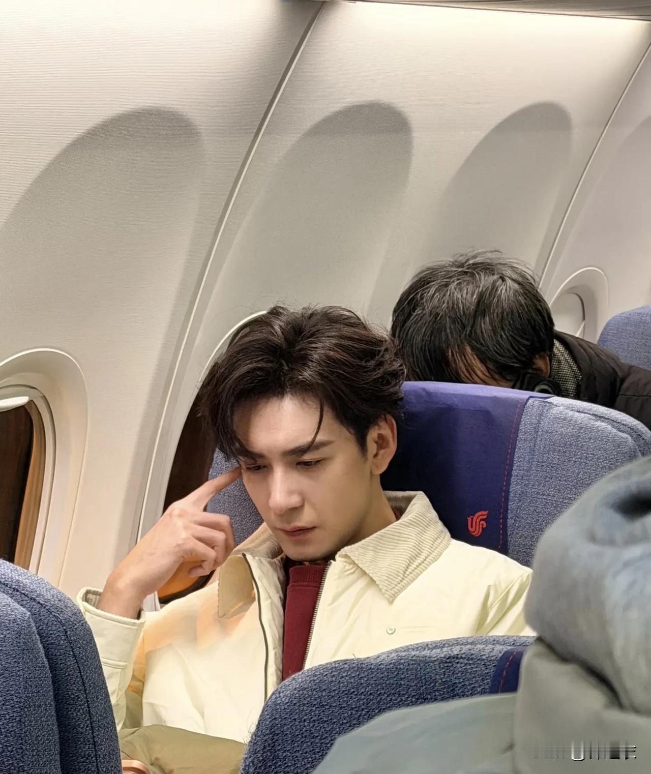 陈星旭的家庭幸福，父母恩爱，也给他足够的空间，所以他一看就是在爱里长大的孩子。