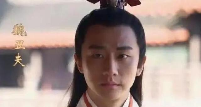 公元前265年，秦宣太后病重，她知道自己大限将至，就对男宠魏丑夫说：“等我死后，