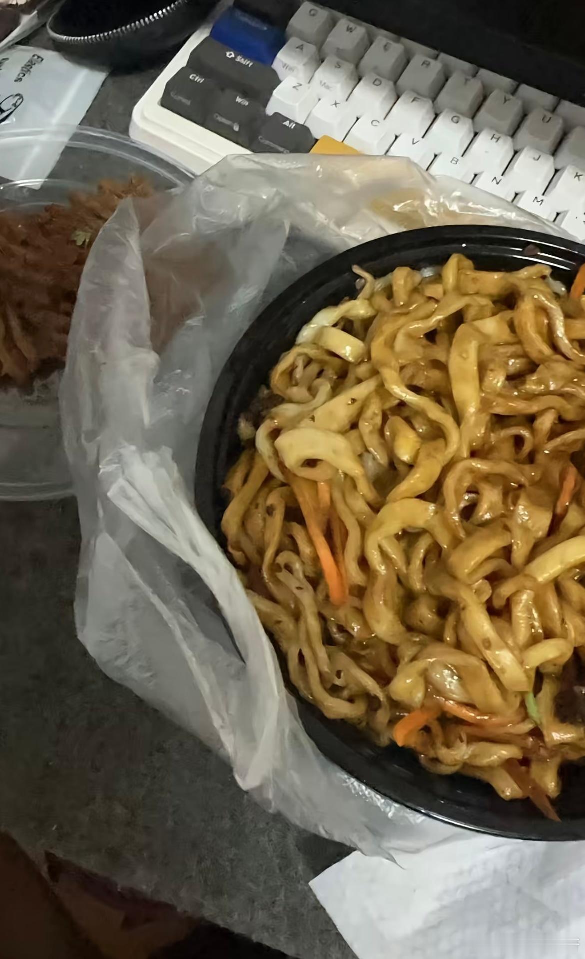 男朋友拍的报备照片男朋友的报备照片没有一顿漂亮饭​​​