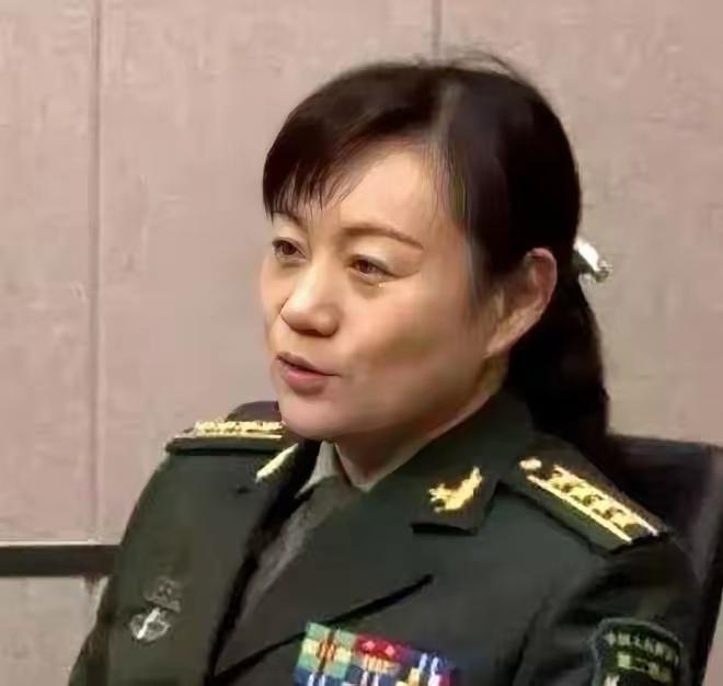 许世友的孙女许道江，和丈夫大吵一架之后，满肚子的委屈没地方倒，思来想去，把电话打