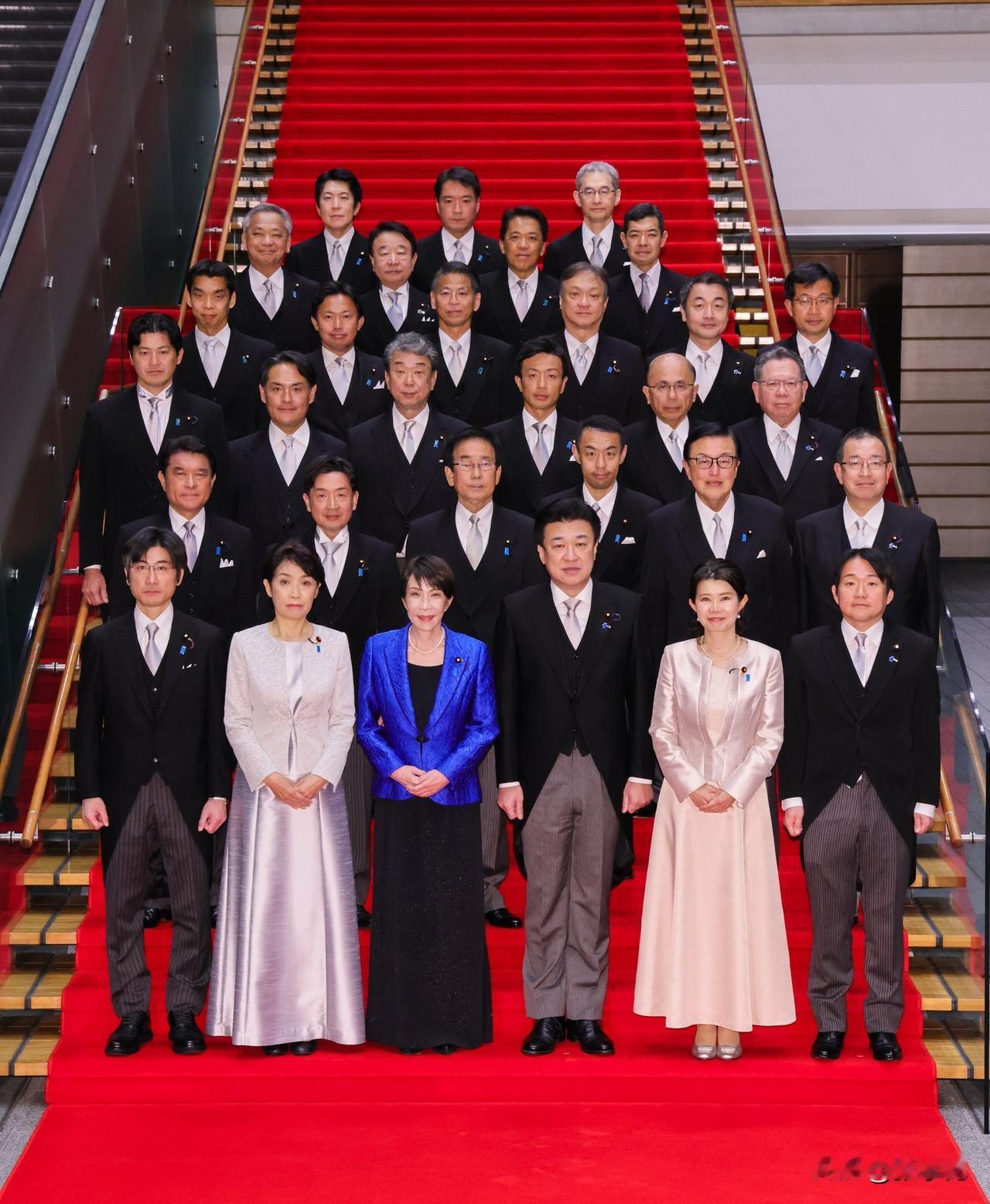 日本首相高市早苗今天发文说：“今天，我主持了第二届高市内阁的副大臣认证仪式，并与