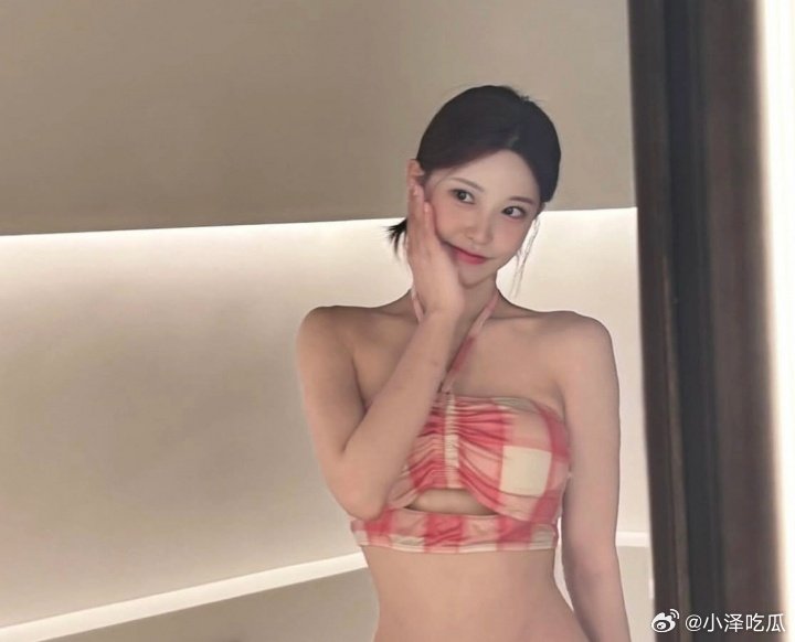 疑似Rookie新女友曝光：御姐范风情满满😍经典韩女造型网友扒出了疑似Rook