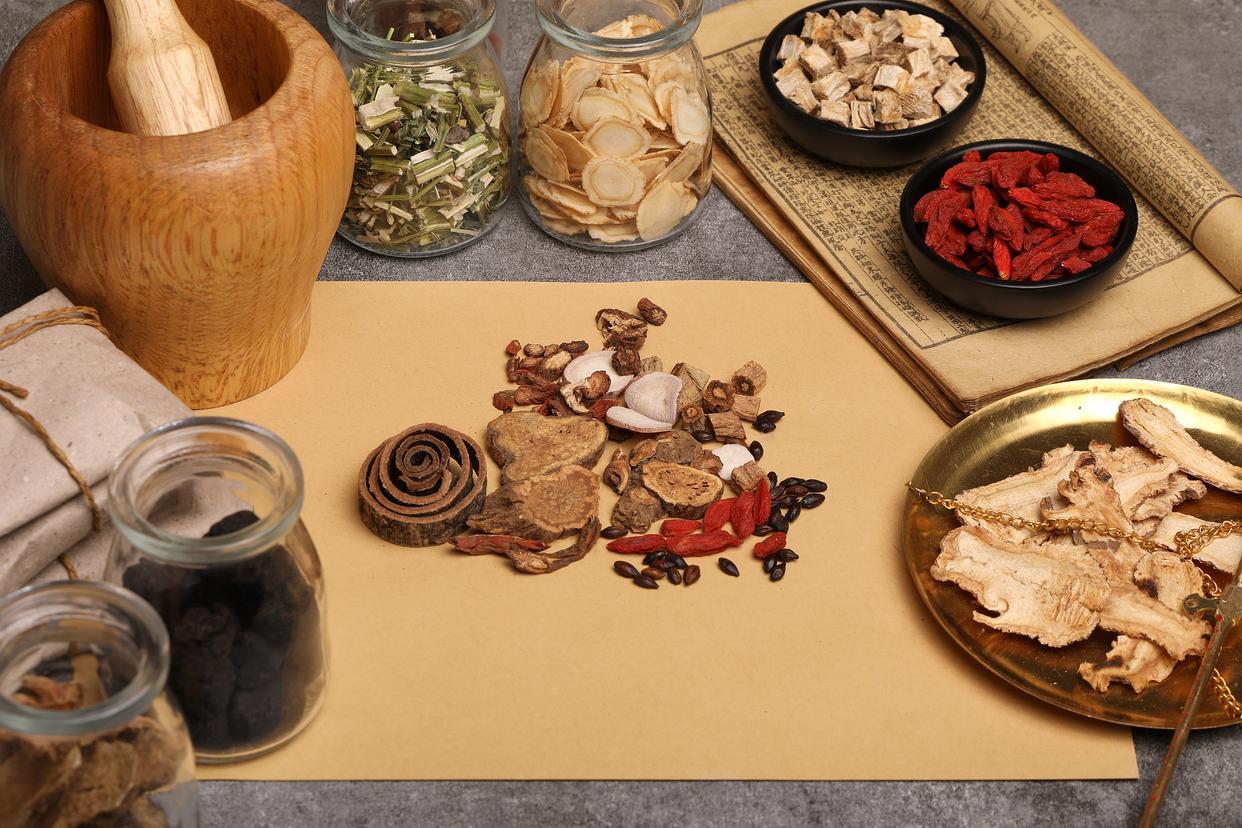 先是取消十几万中医的行医资格，现在又取消大批中药，总感觉有人在医疗领域里作妖。中