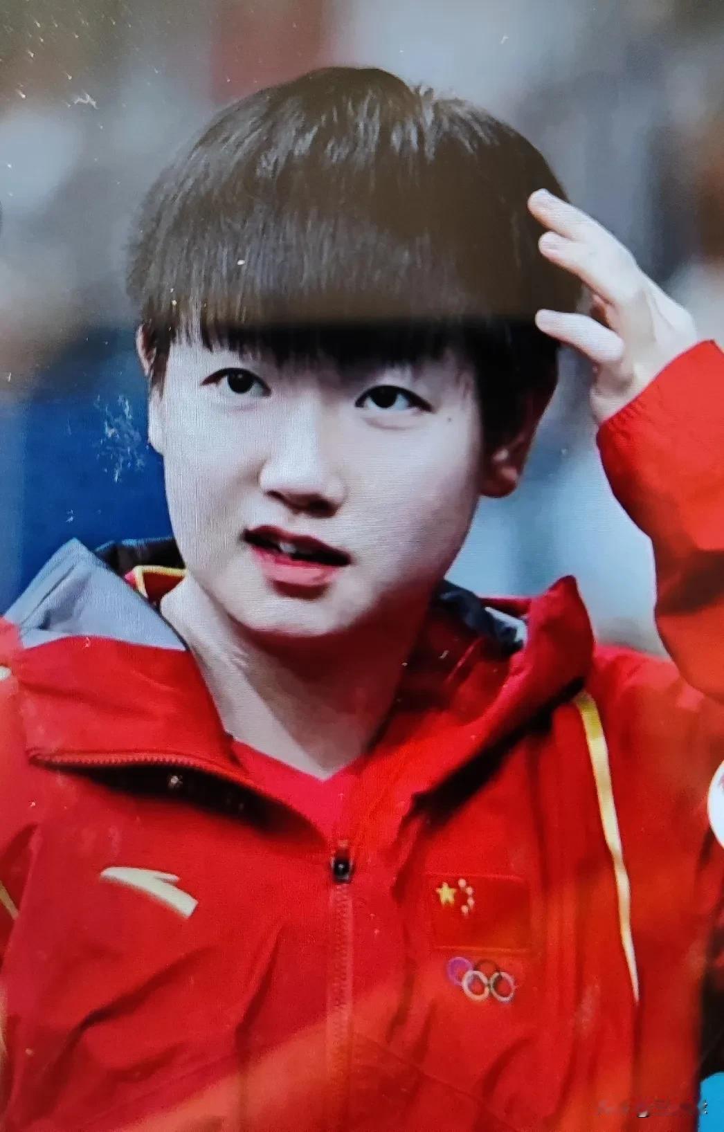 孙颖莎：喧嚣赛场中的“冷焰”与重剑在如今这个极易被情绪左右的竞技体育时代，孙颖