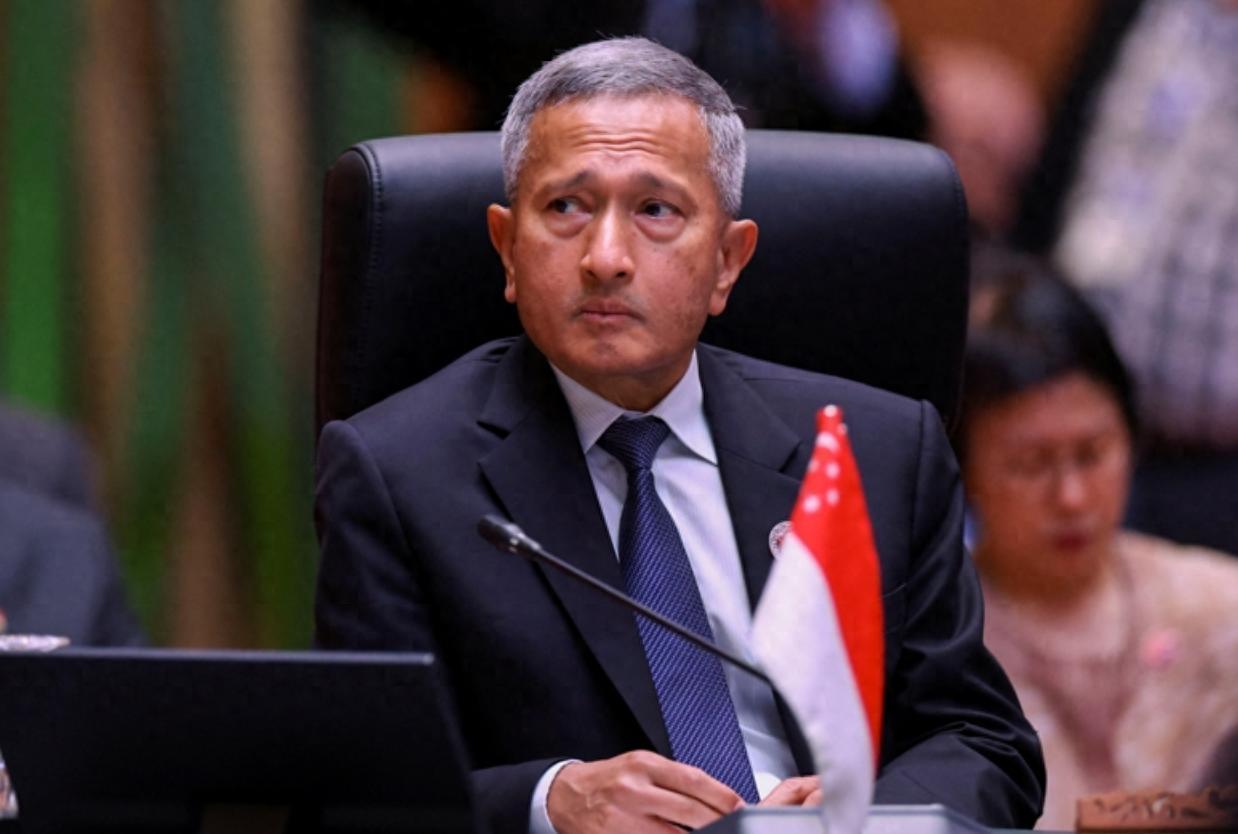 新加坡拉偏架被骂哭，属于典型的不会说话硬插嘴，直接把自己架在火上烤，被马来西亚掀