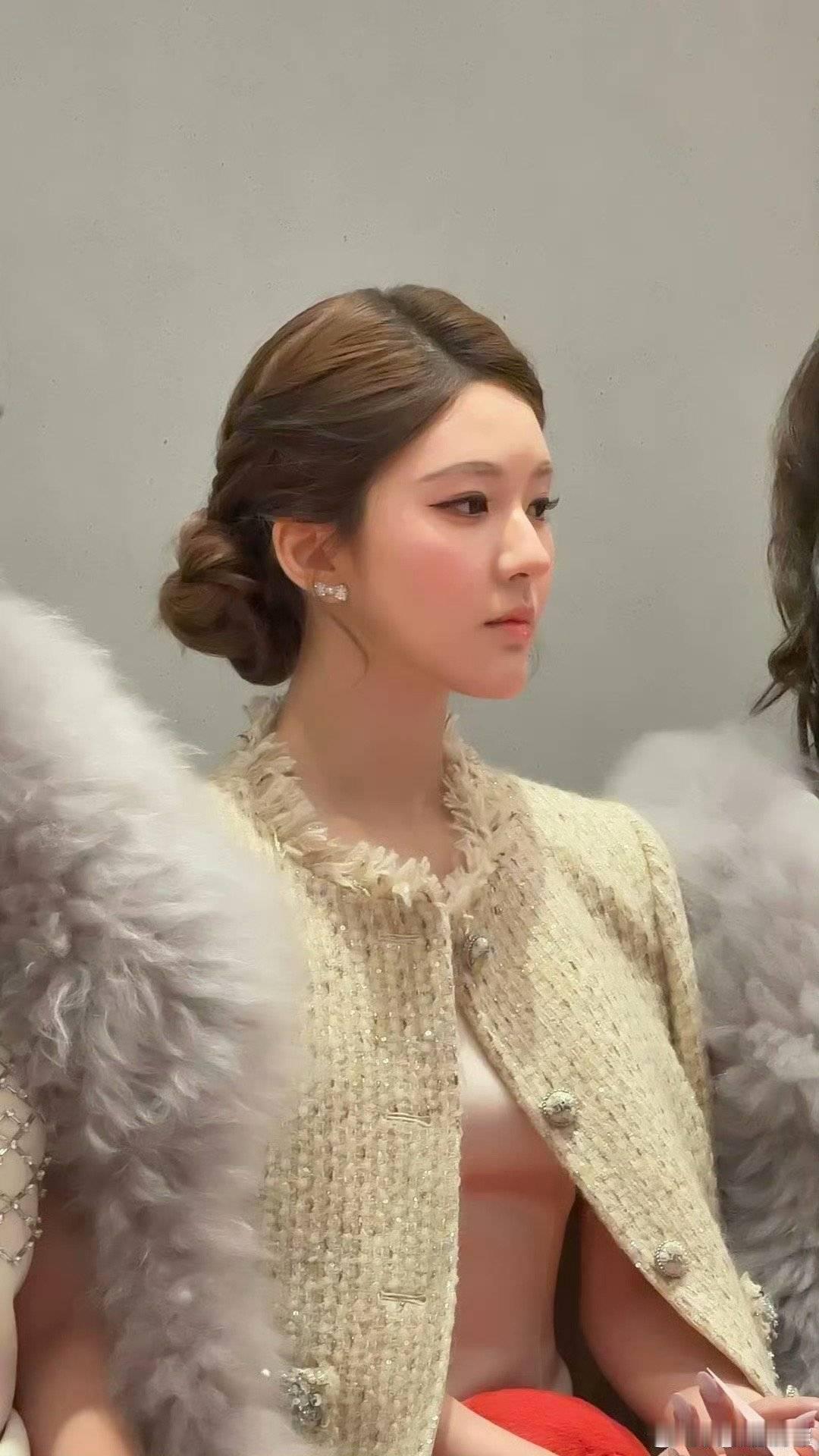 赵露思今日品牌活动饭拍路透，状态如何？