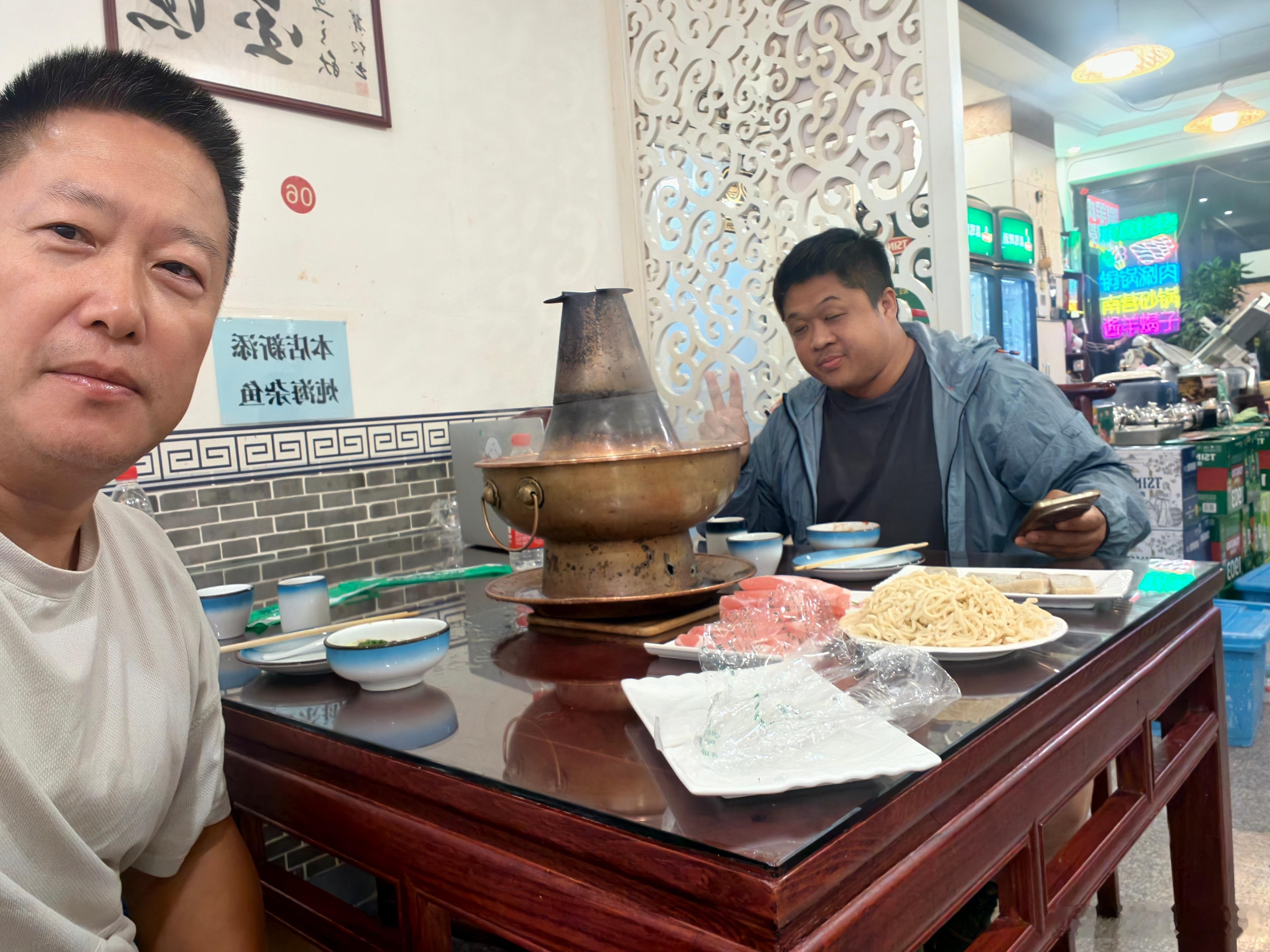跑完500公里了，目前星光L油耗才6.1升/百公里。我一直嘎嘎时速120的跑啊黑