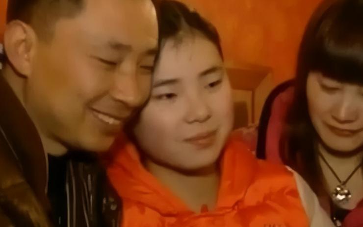 🌞2005年，西安一名6岁女童不幸被拐卖，整整9年她隐忍不发，每天背自己的