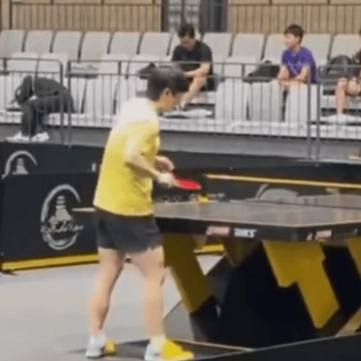 想想德班的时候小莎莎唯一兼三，首页一片哀嚎，单打队友又输外协，小莎莎压力巨大的情