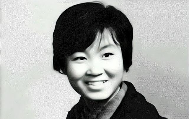 1974年，一21岁女知青夜间独自去厕所时神秘失踪。连队把整座山翻了个遍，却仍然