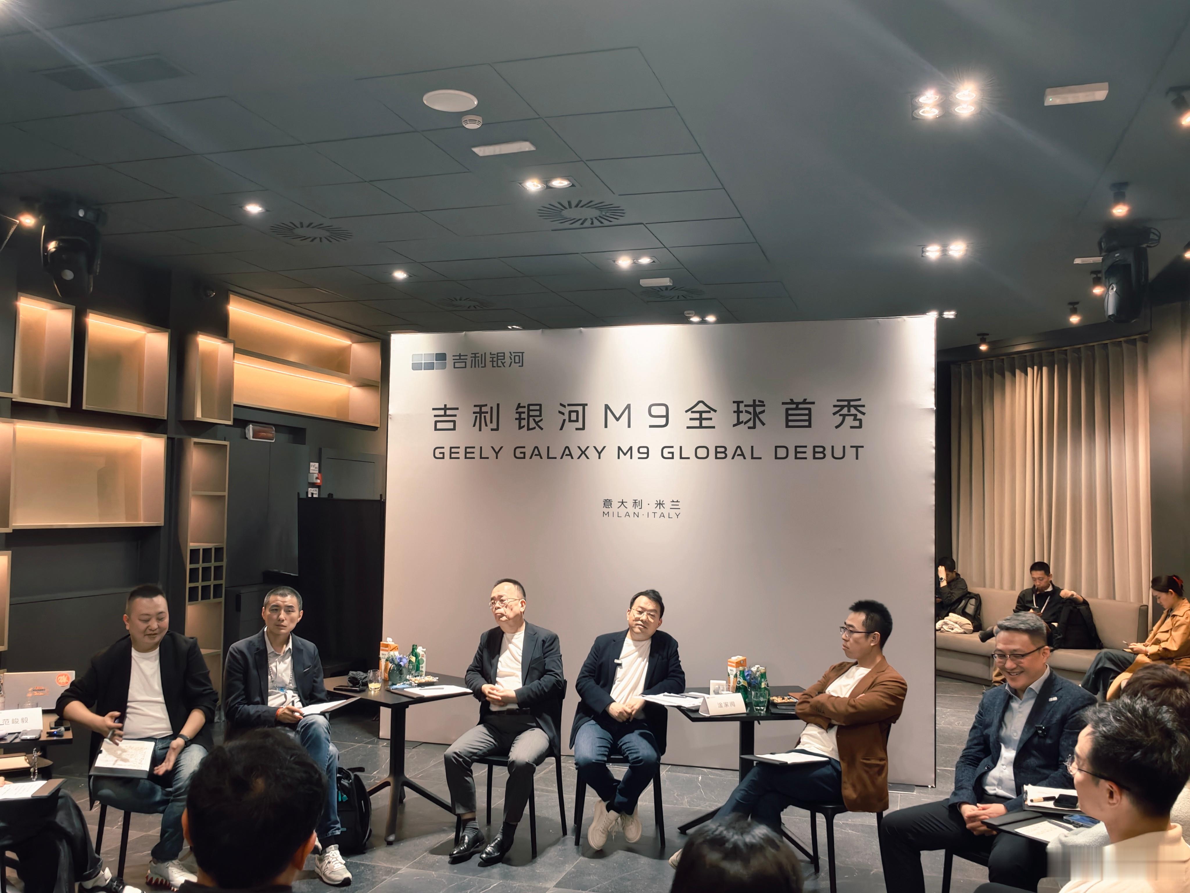 在米兰刚参加完吉利银河M9首发活动，我把昨天见面的老朋友，都灵汽车集团的Gian