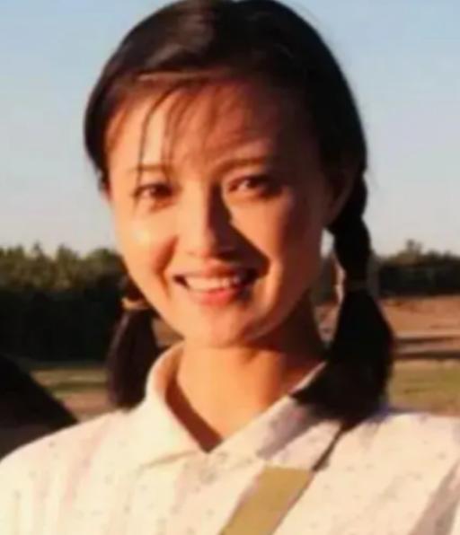 1976年，女知青邵红梅抱着4岁的儿子回到北京，她的母亲见状，跳手跳脚大骂：“下