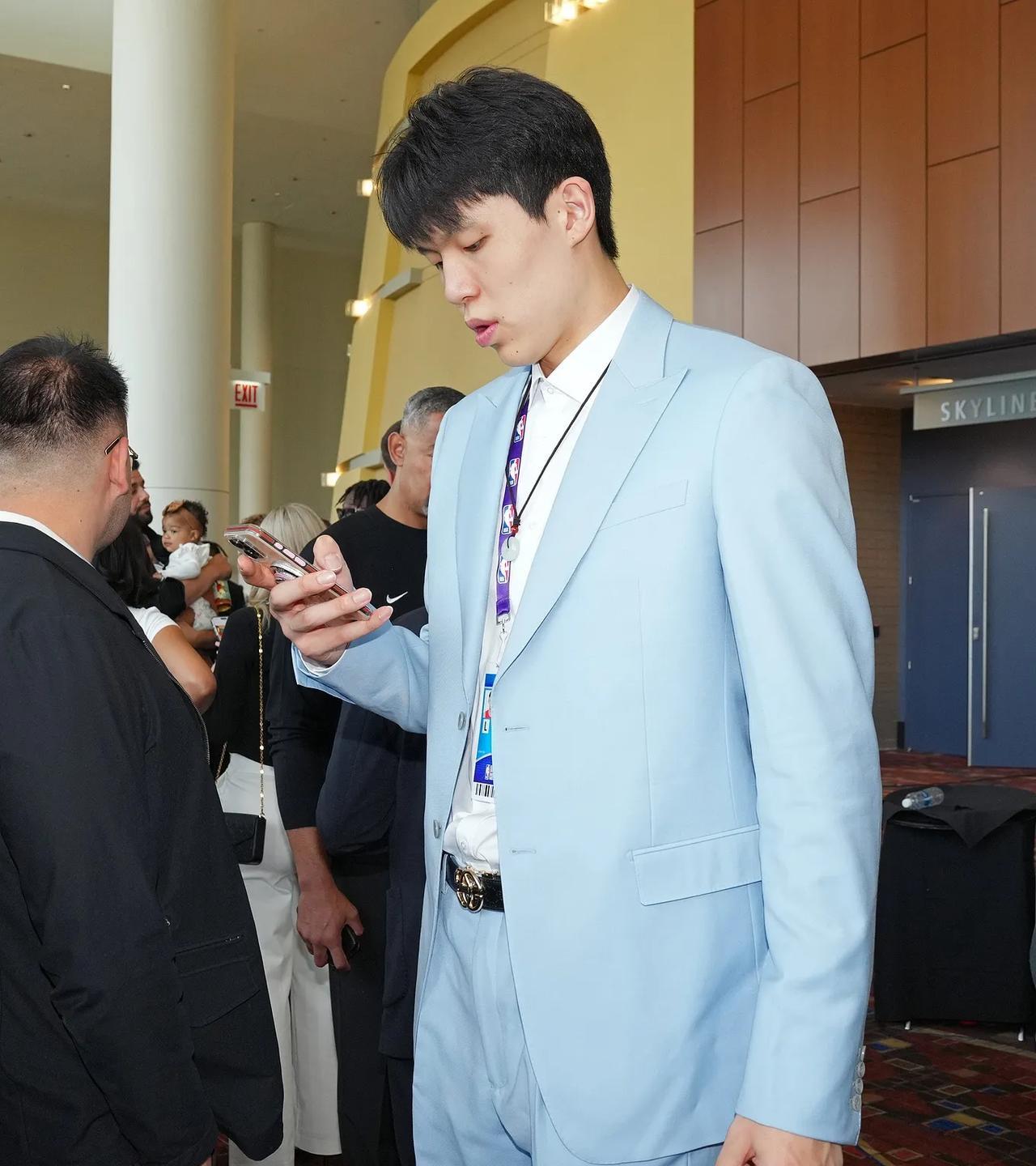 杨瀚森进入NBA，能达到的高度预测：1、超越姚明的可能性：0%2、超越易建联