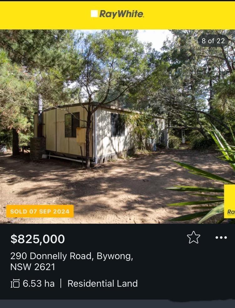 有个华人在澳大利亚买了别墅，他说花了400多万，挺大的，但是实际上是木头+铁皮房