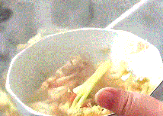 手足情深！贵州一小伙，平日里在浙江工作，今年过年又去了妻子老家株洲过年，回不了自