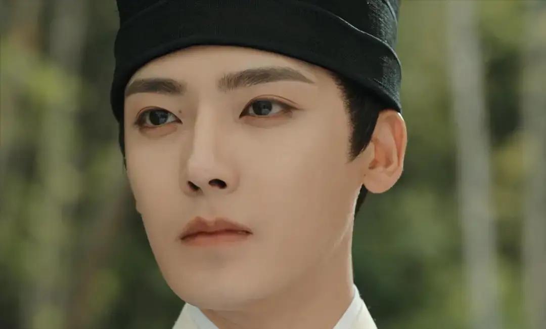 侯明昊两部古装接连上线，我追完只剩一个感受：脸还在，魂没跟上。三月《逍遥》里他