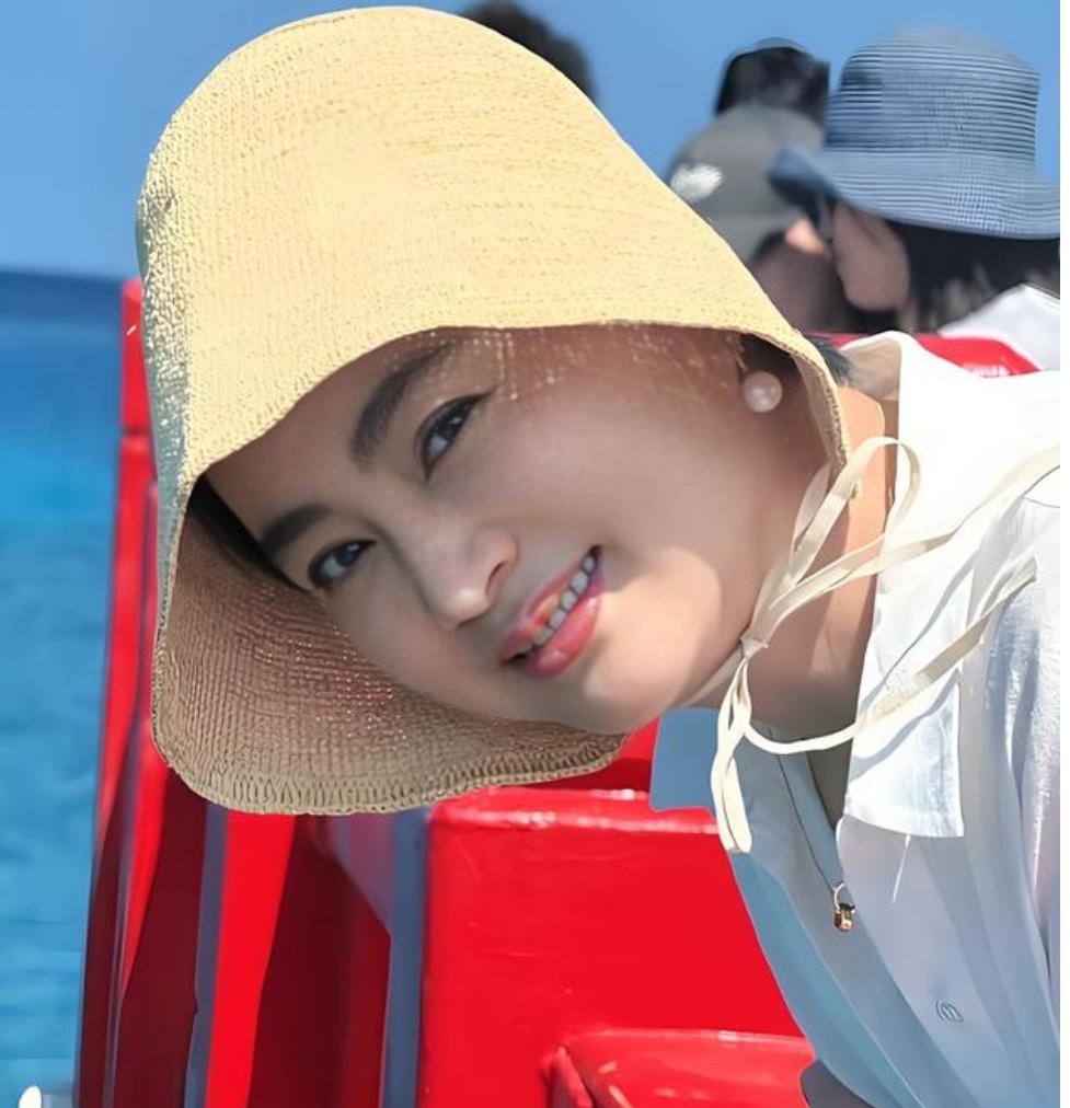 63岁李玲玉游西沙群岛！她看上去好年轻，以后不帮儿子儿媳带宝宝娱乐