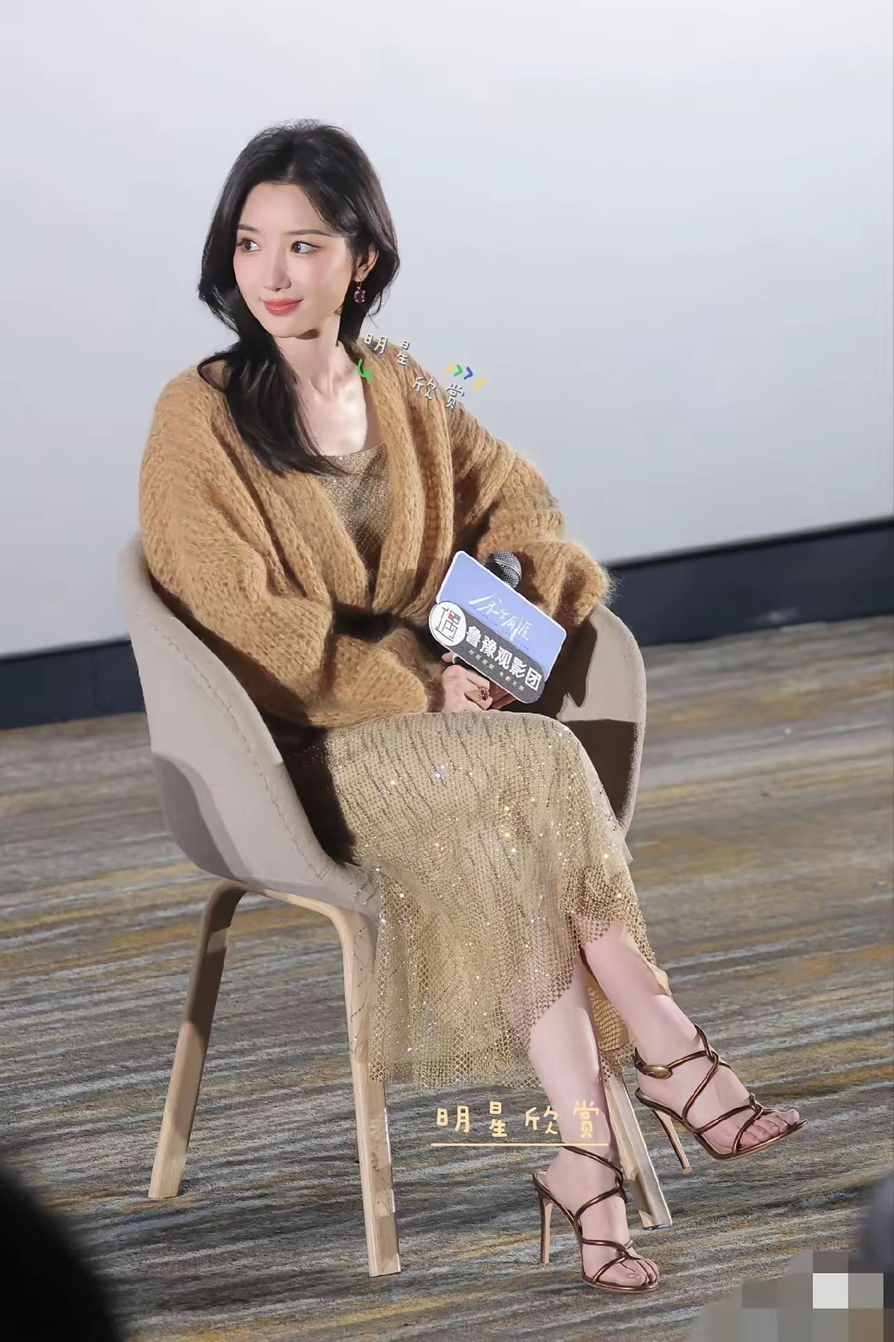 这小妮子历来都不错……