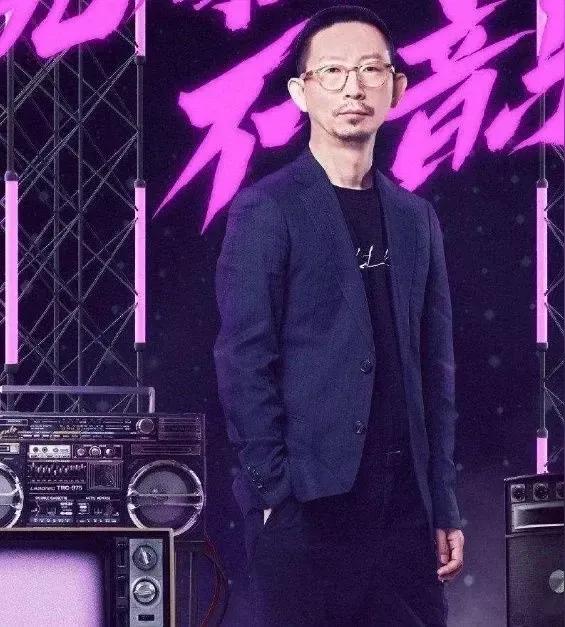 丁太升太敢讲了。他说有一部分歌手的存在，直接拉低了华语音乐的平均水准。他列举了一