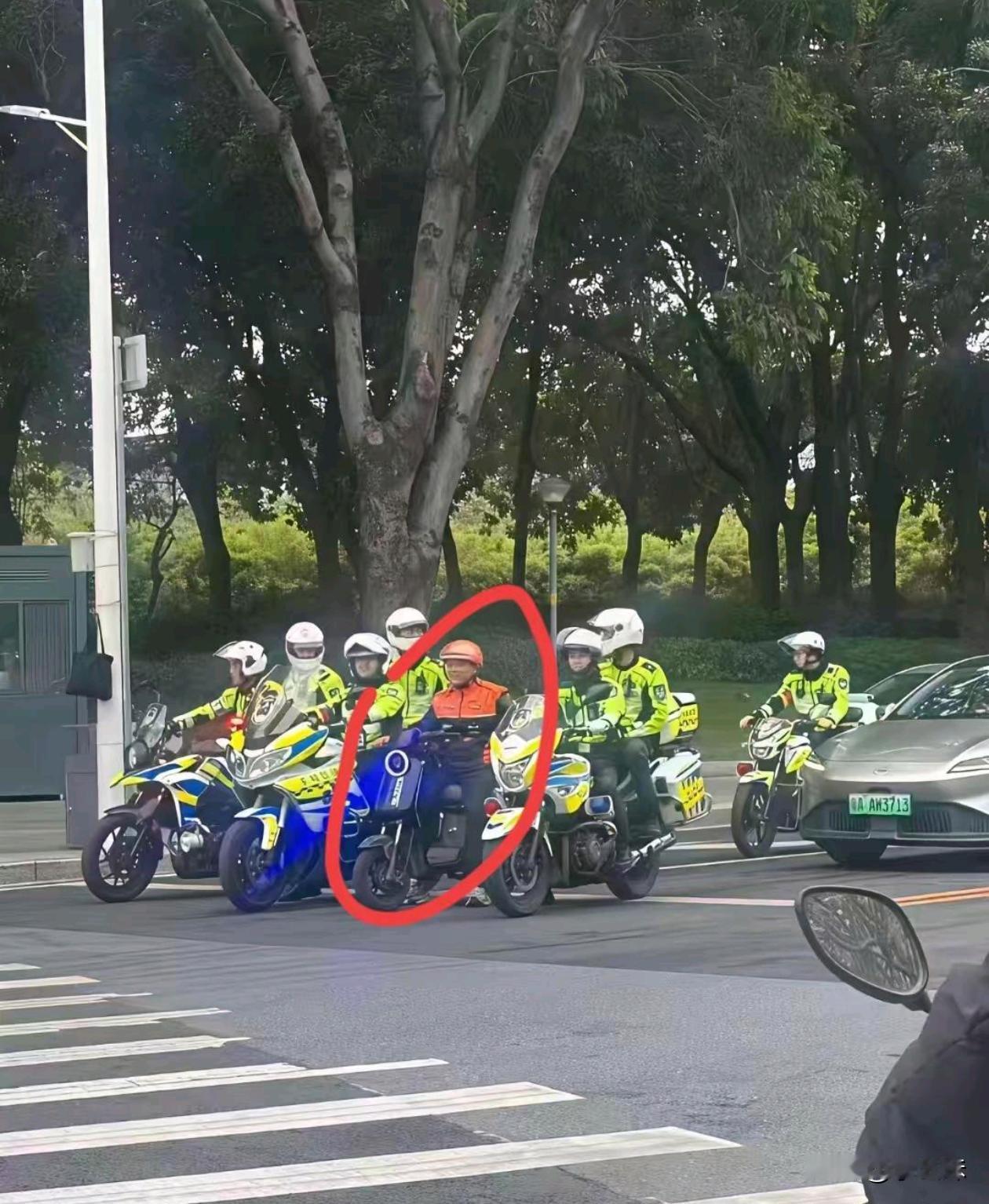 他现在慌不慌