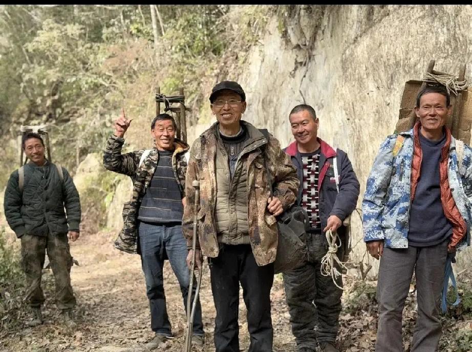 900万人涌进赵露思直播间，只为看一场“慢直播”！没有“321上链接”